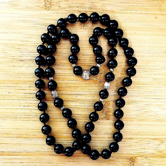 Jewelry - $185 Vintage 14K & Black Bead 30 Inch Estate Necklace